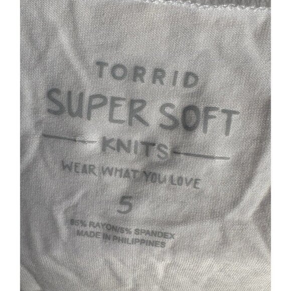 Torrid +5 White Metallic Pink Sequin Lightning Animal Print Short Sleeve Tee - Picture 6 of 6